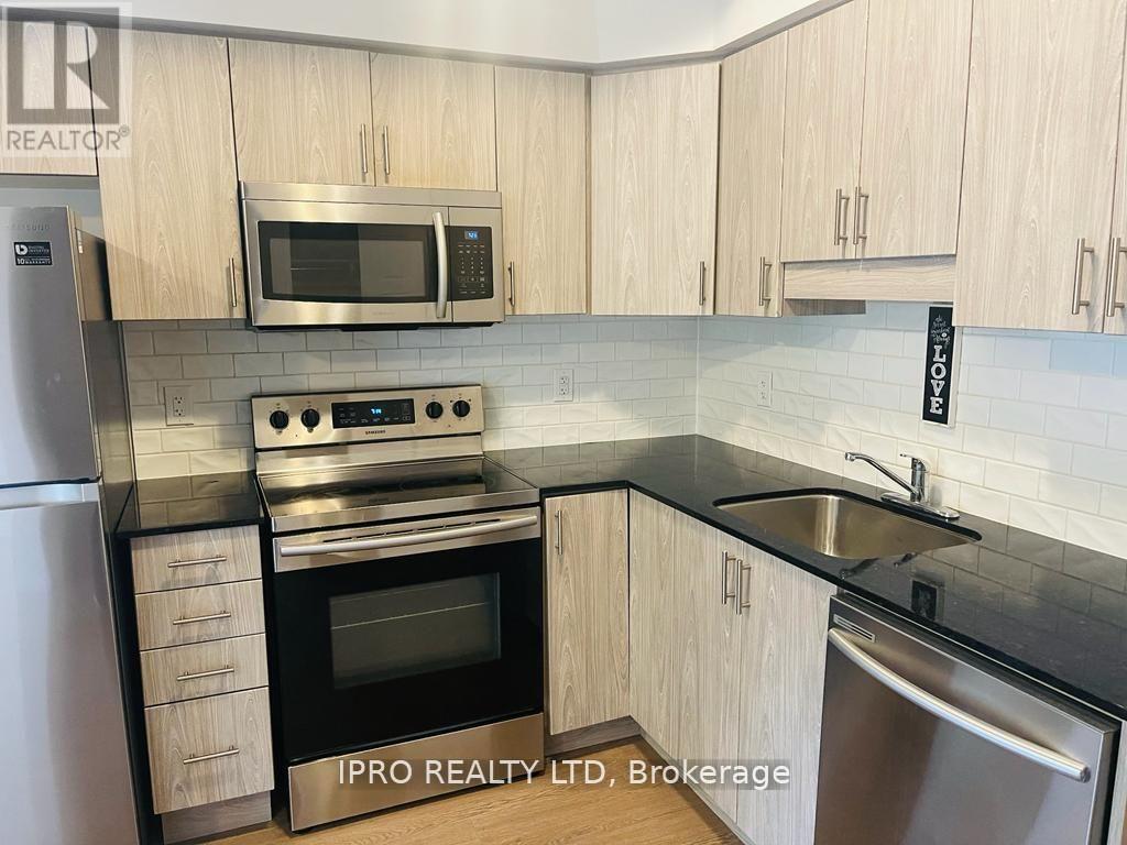 32a - 1430 Highland Road W, Kitchener, Ontario  N2N 0C3 - Photo 2 - X12058551