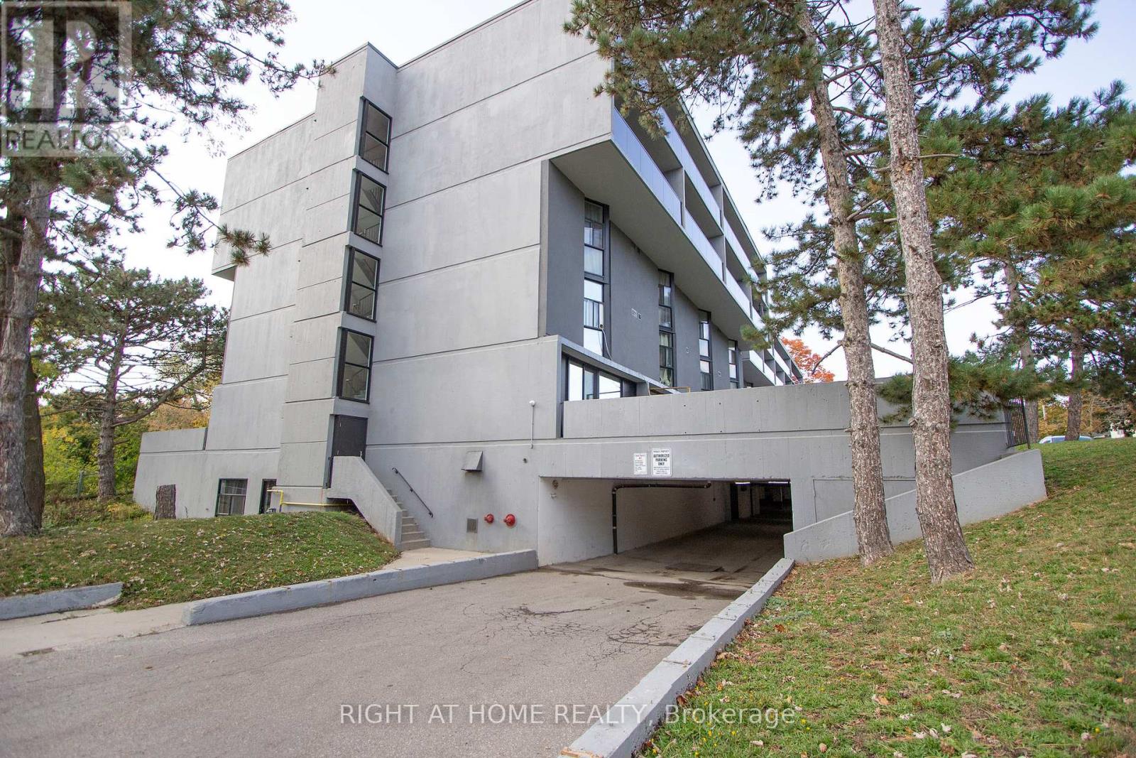 Property at 110 - 454 CENTRE STREET S image 3