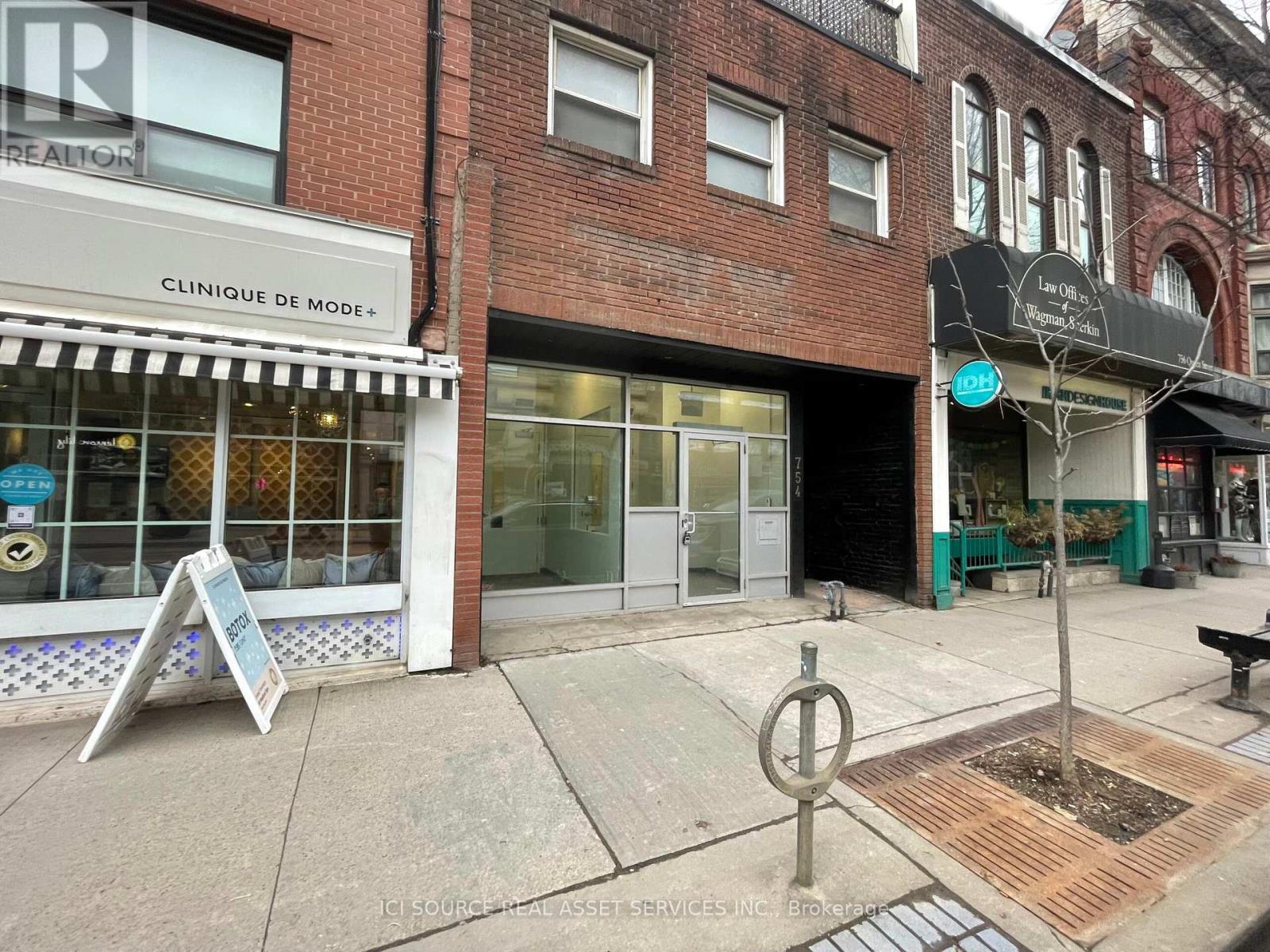 754 QUEEN STREET E, Toronto, Ontario