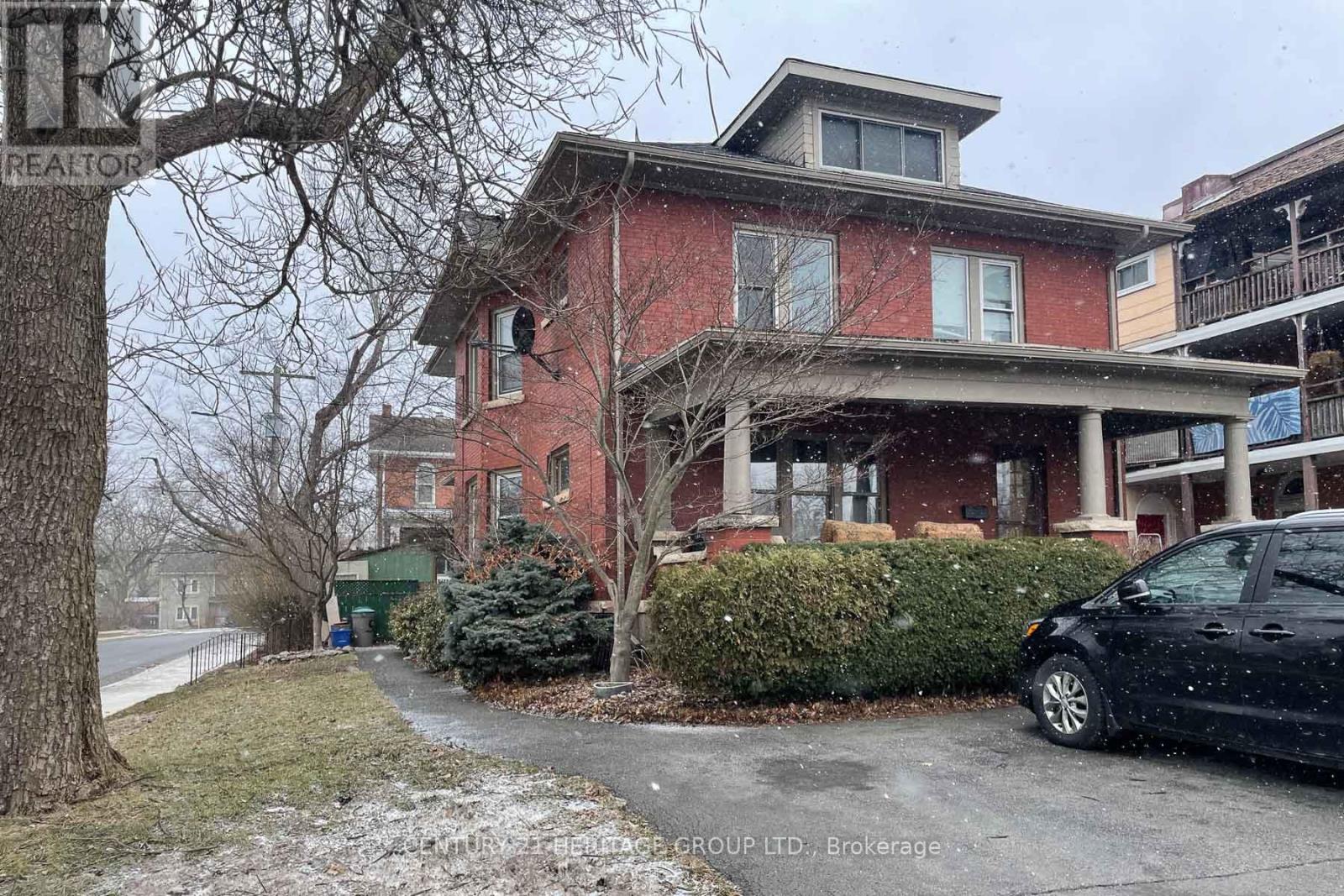 Property at 101 NIAGARA STREET image 3