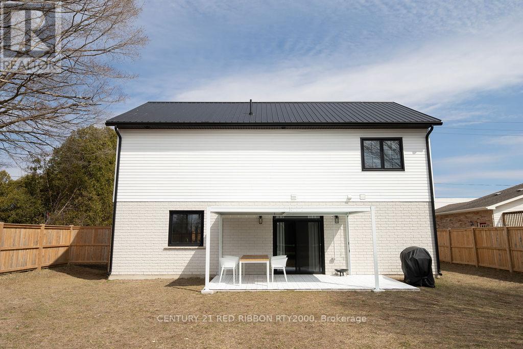 Photo 41 of 46 for 18 Mcnab Street