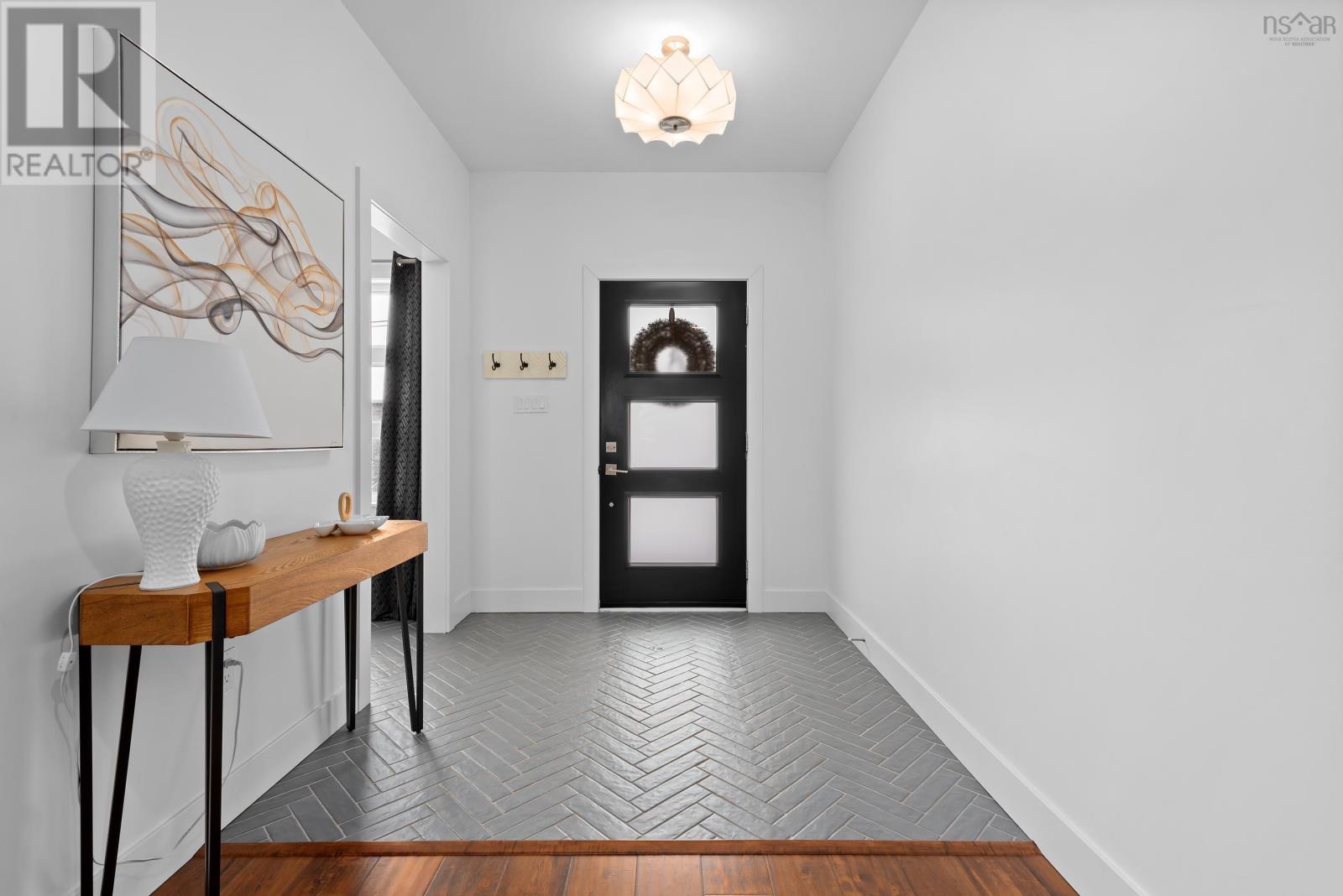 Property at 33 Merlot Court image 3