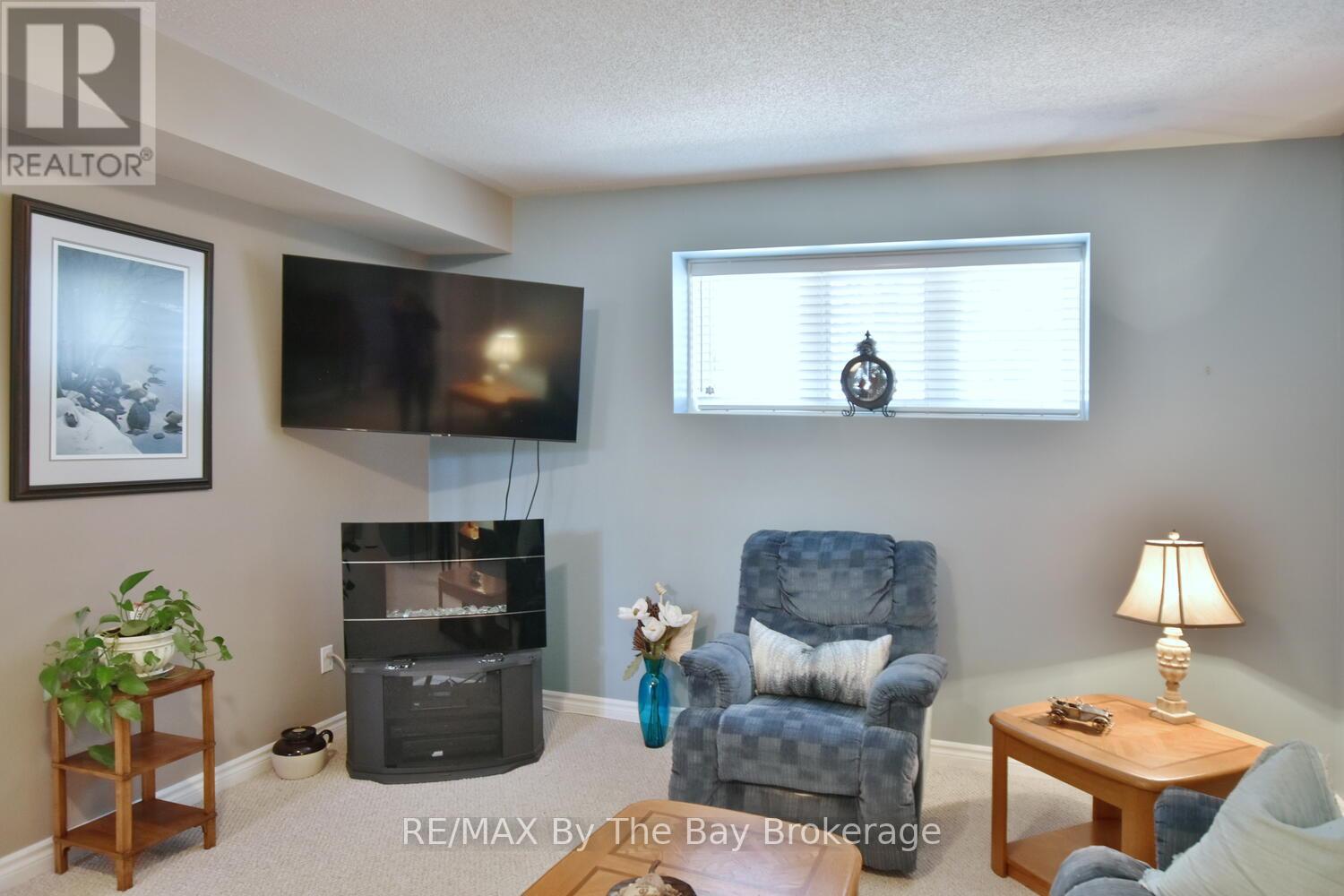 55 Oriole Crescent, Wasaga Beach, Ontario  L9Z 1A8 - Photo 29 - S12058609