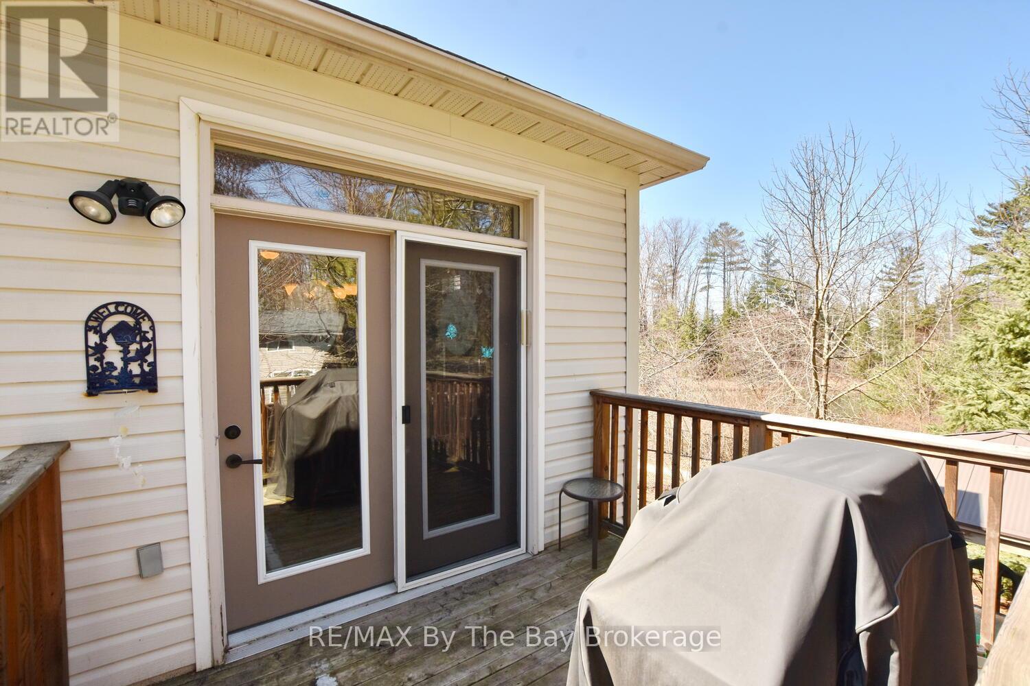 55 Oriole Crescent, Wasaga Beach, Ontario  L9Z 1A8 - Photo 37 - S12058609