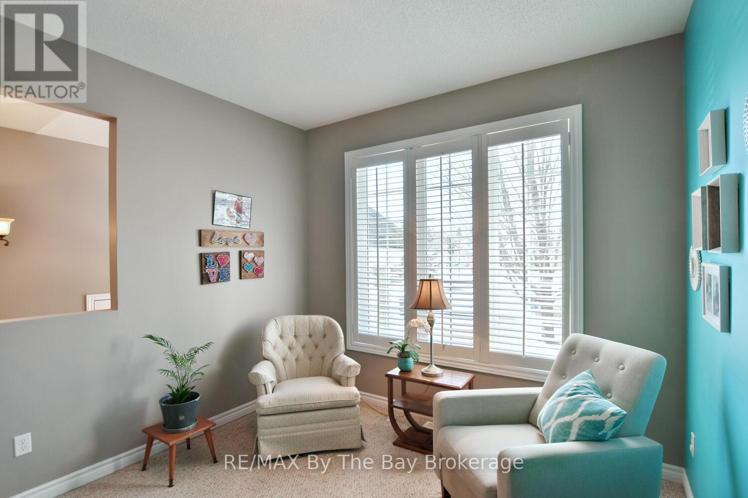 55 Oriole Crescent, Wasaga Beach, Ontario  L9Z 1A8 - Photo 7 - S12058609