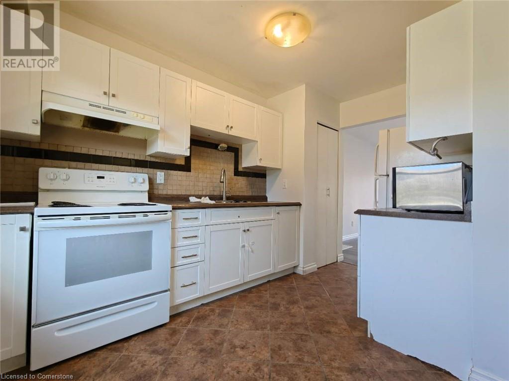 33 Queenston Drive Unit# A, Kitchener, Ontario  N2B 2T8 - Photo 8 - 40712800