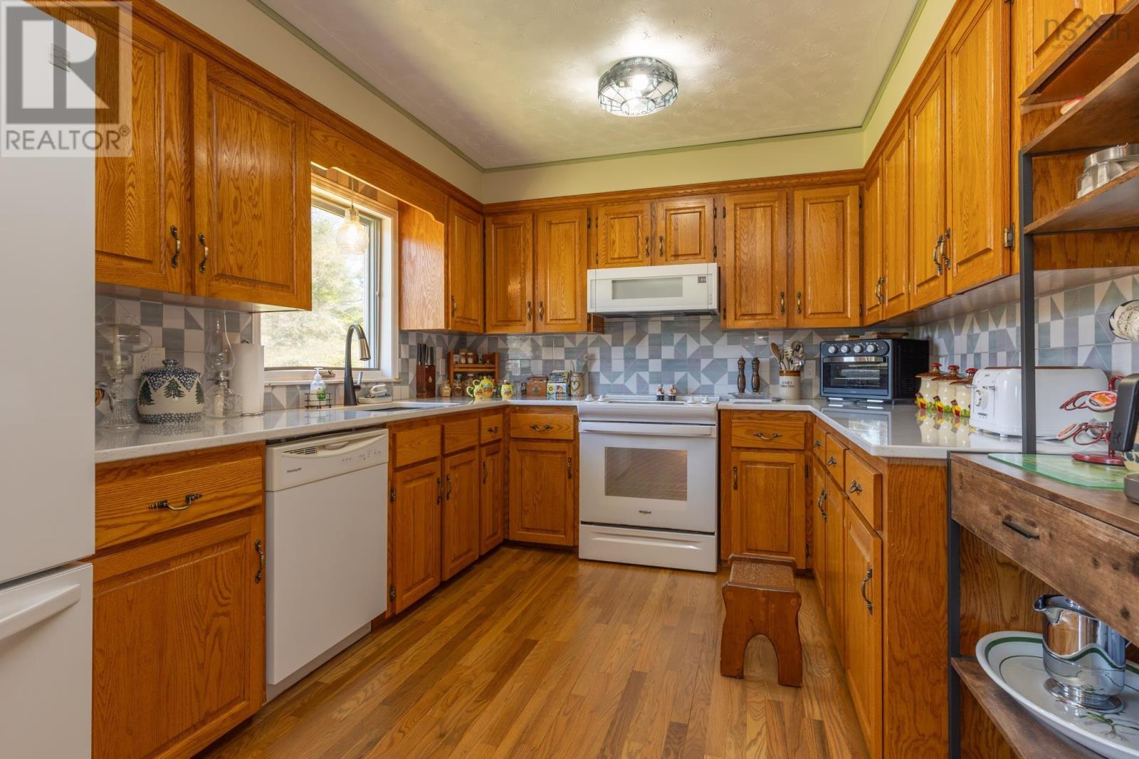 2926 Highway 3, Pubnico, Nova Scotia  B0W 3S0 - Photo 6 - 202506658