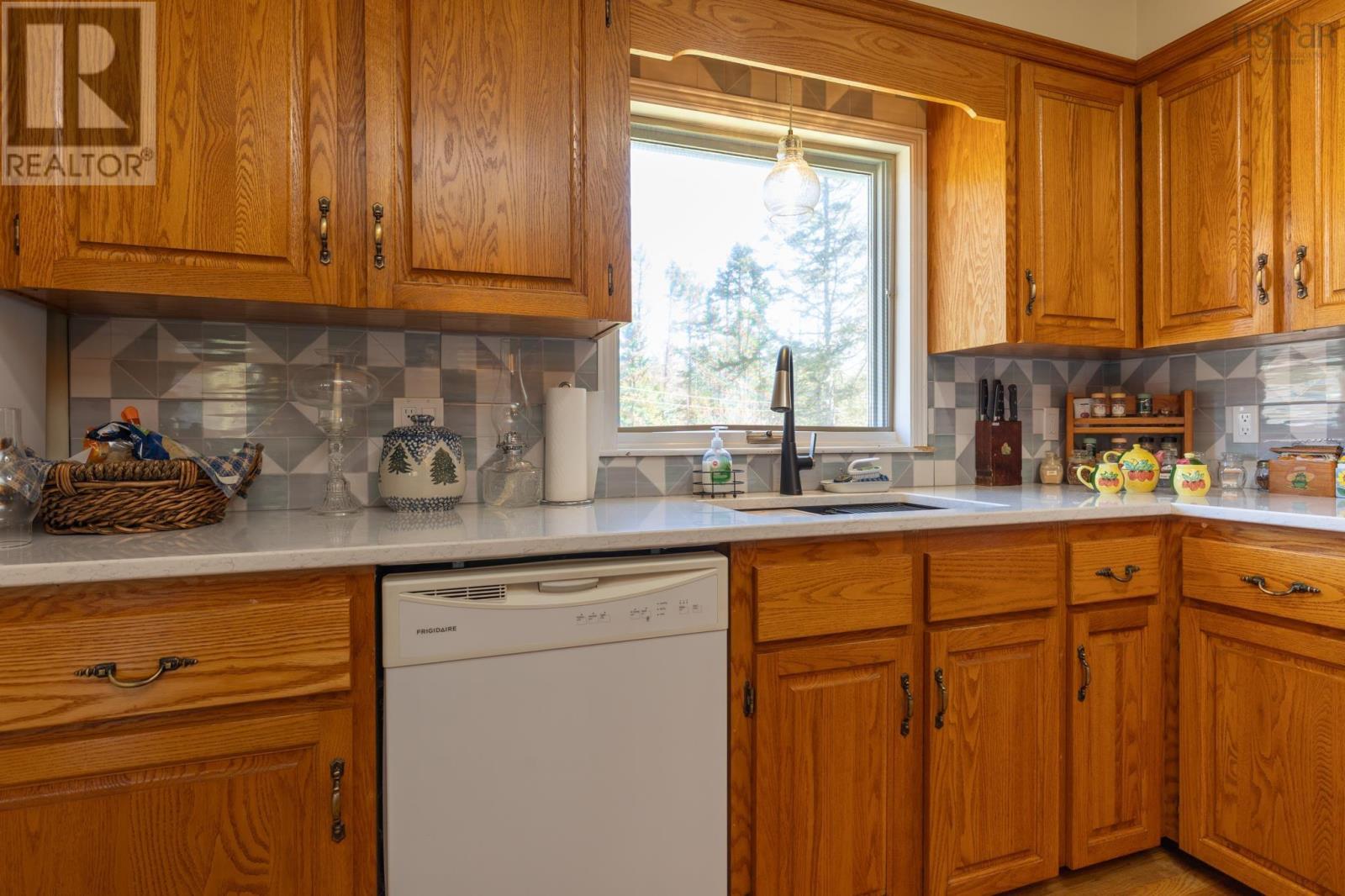2926 Highway 3, Pubnico, Nova Scotia  B0W 3S0 - Photo 8 - 202506658