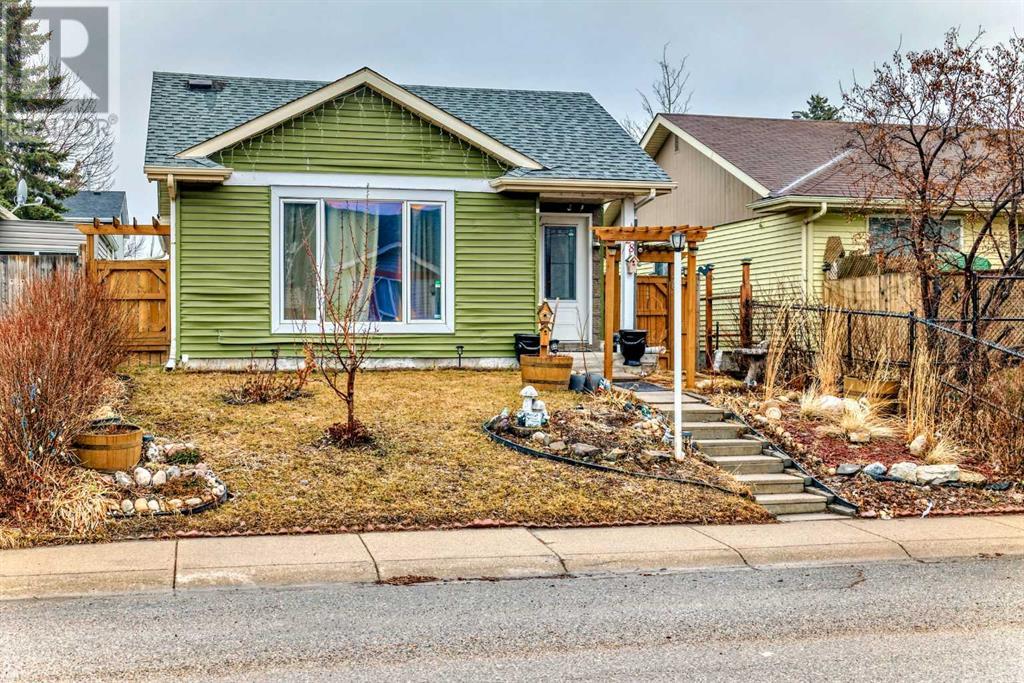 Property at 28 Appletree Road SE image 2