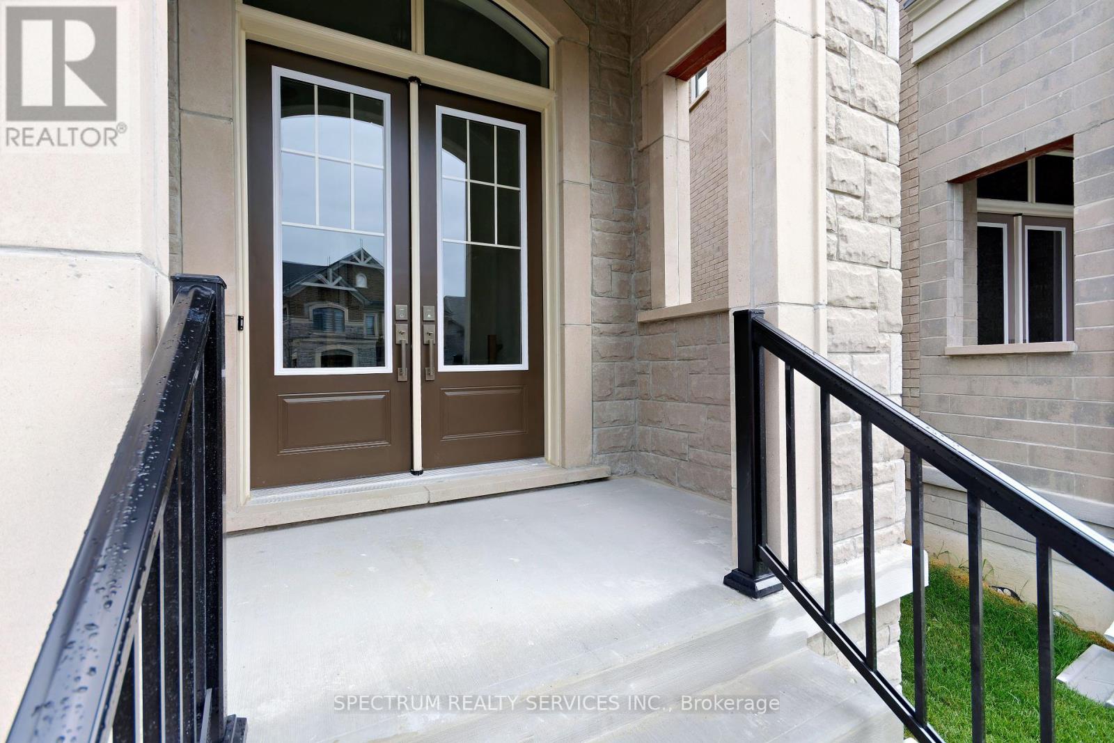 Property at 15 SWAMP SPARROW COURT image 4