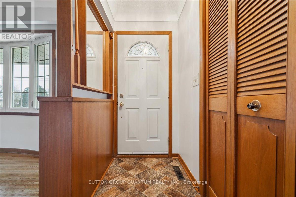 Property at 297 LAKESHORE ROAD image 4