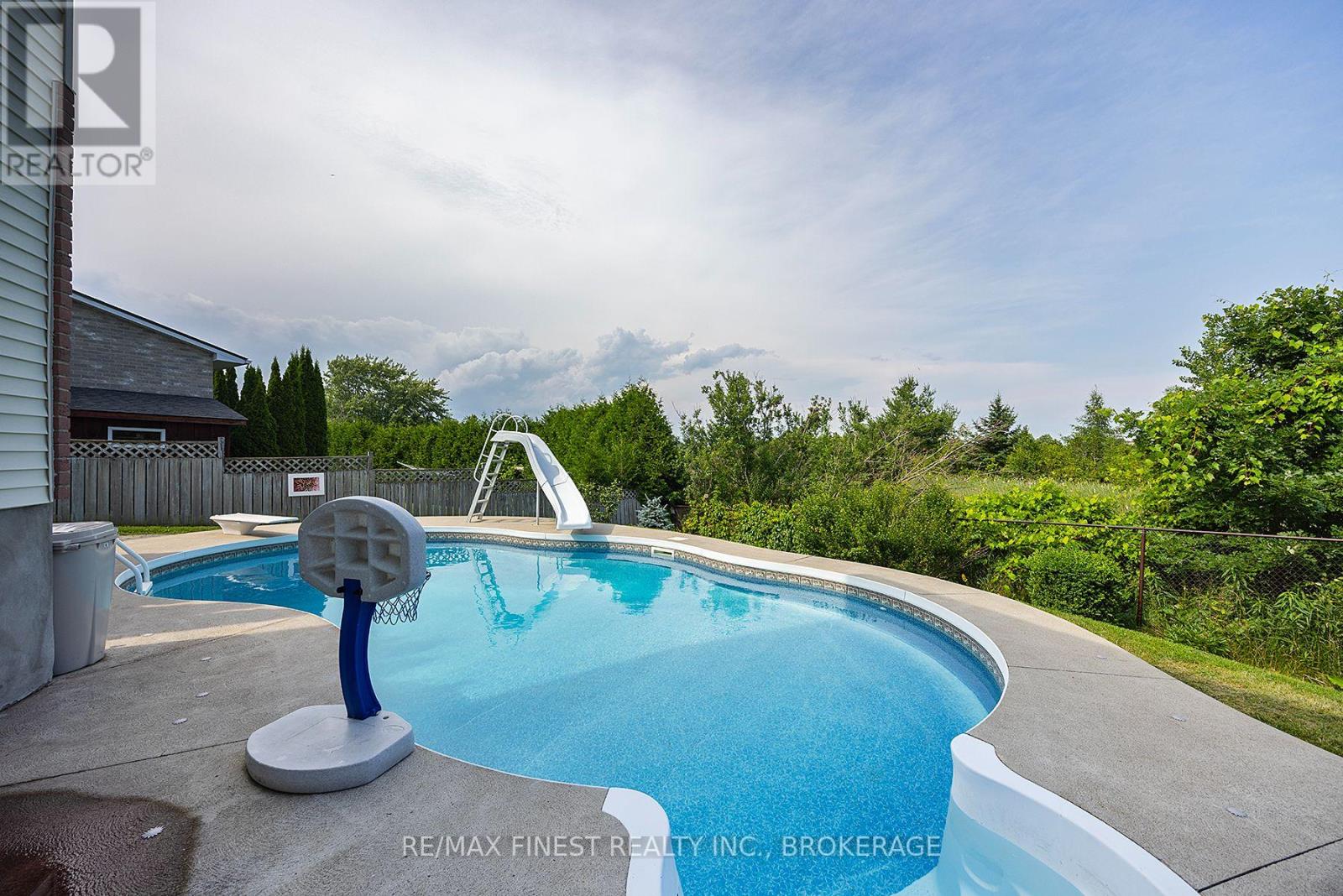 678 Summerfield Place, Kingston, Ontario  K7M 8A1 - Photo 8 - X12058733