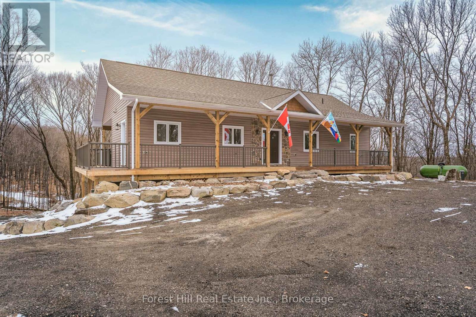 253 Ridgeview Road, Dysart Et Al, Ontario  K0M 1S0 - Photo 2 - X12058719