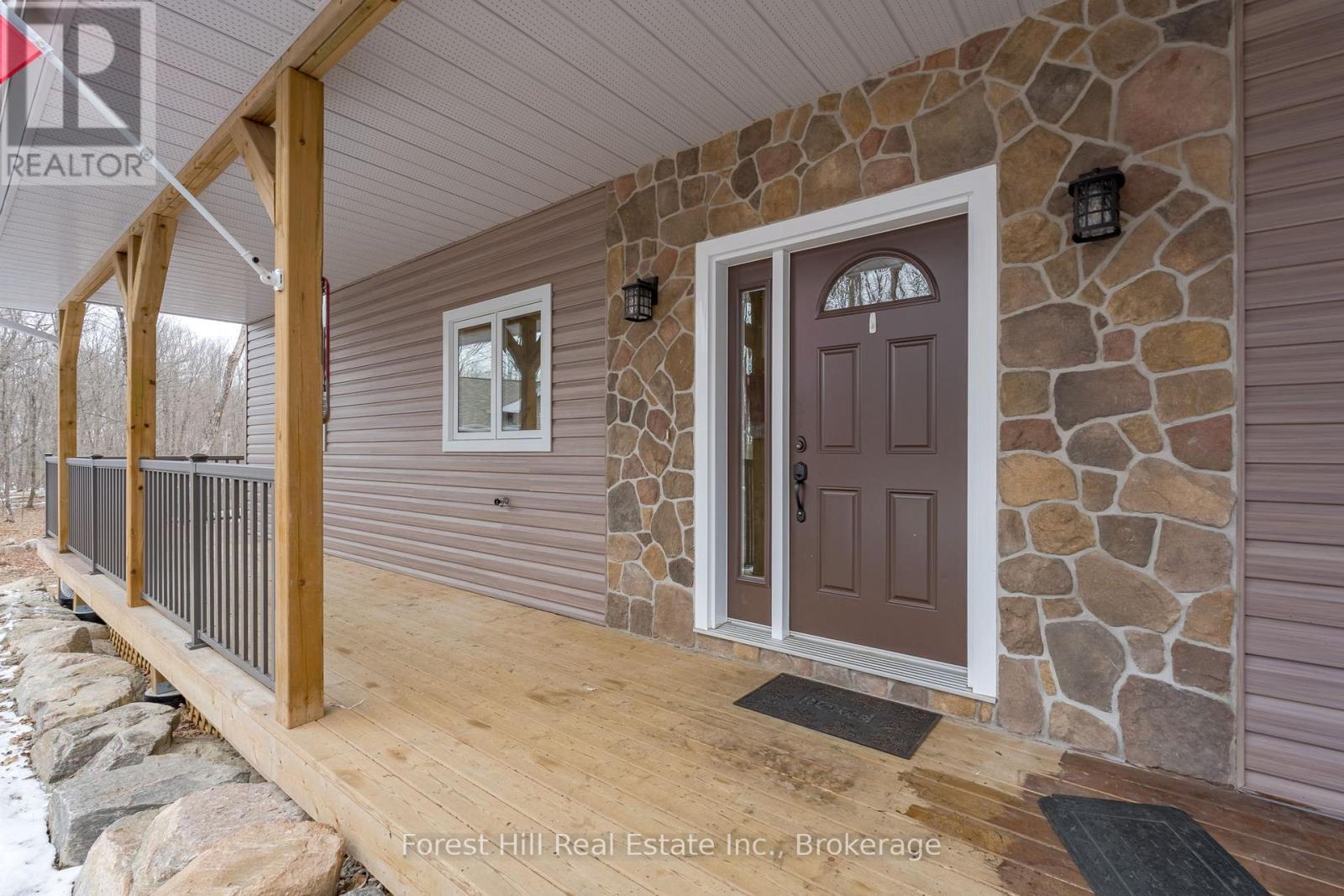 253 Ridgeview Road, Dysart Et Al, Ontario  K0M 1S0 - Photo 3 - X12058719