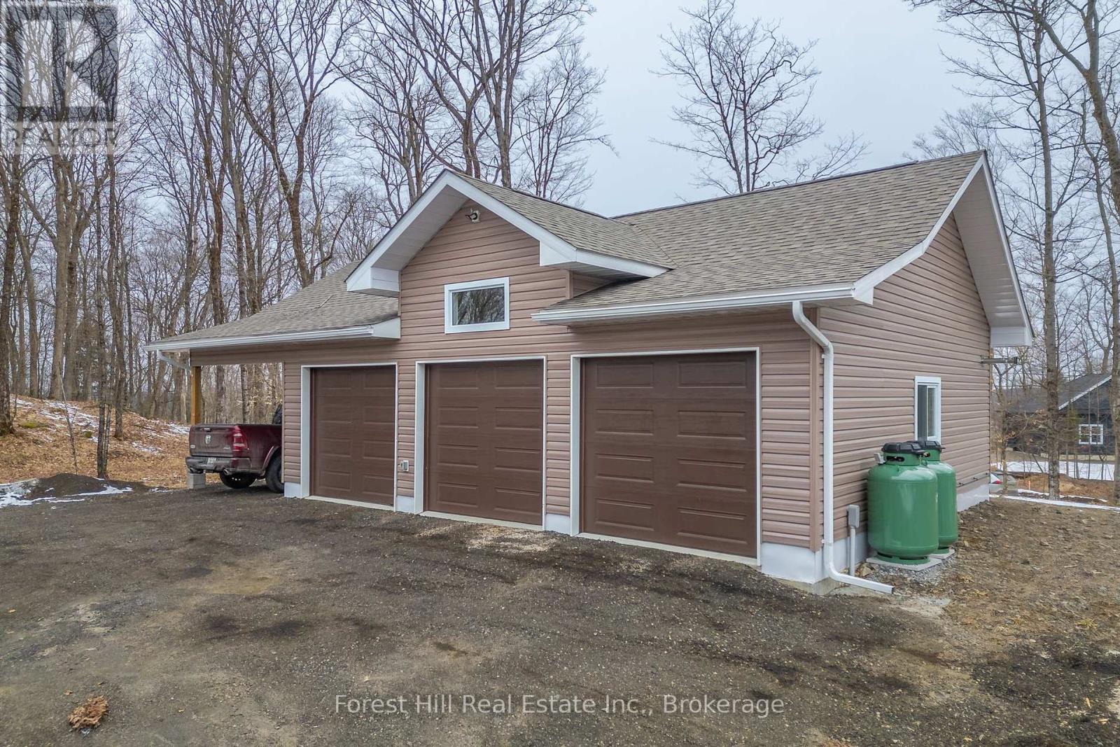 253 Ridgeview Road, Dysart Et Al, Ontario  K0M 1S0 - Photo 5 - X12058719