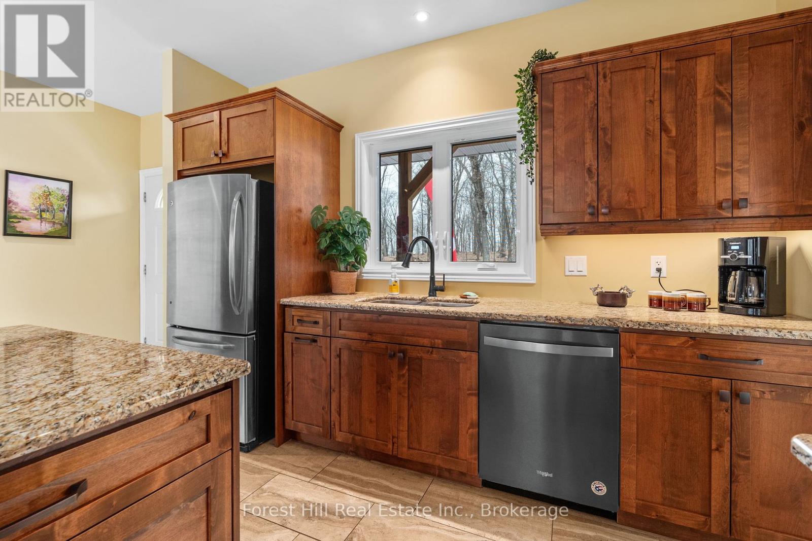 253 Ridgeview Road, Dysart Et Al, Ontario  K0M 1S0 - Photo 8 - X12058719