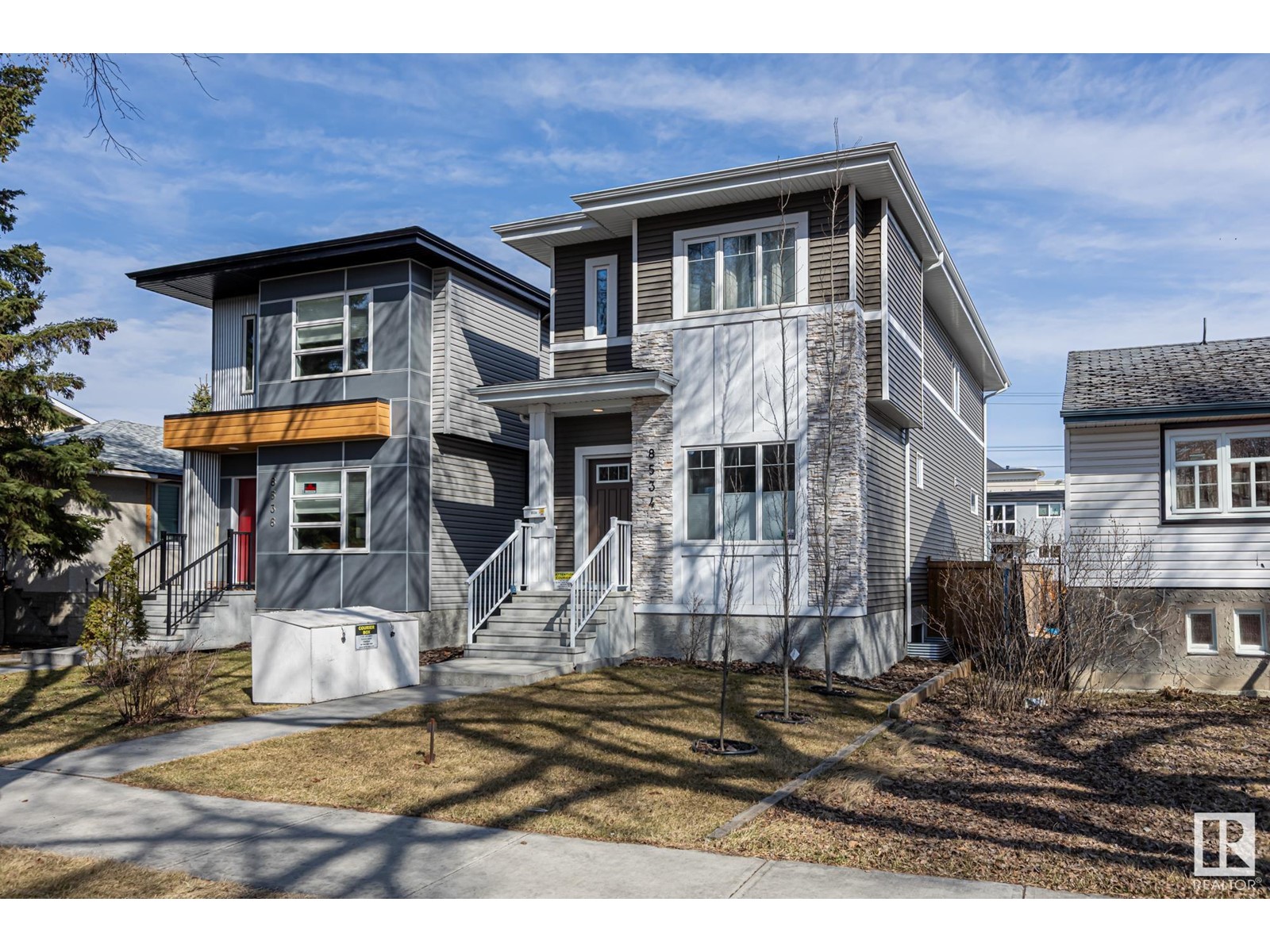 Property at 8534 81 AV NW image 2