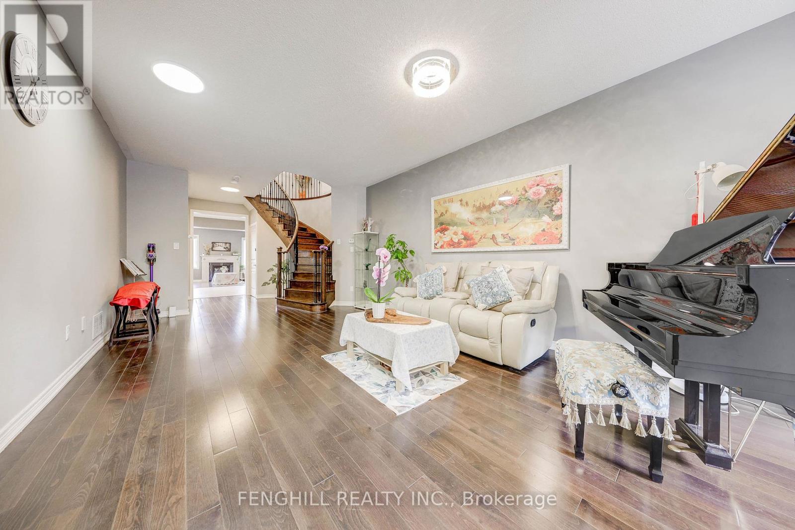 Property at 23 CHERNA AVENUE S image 5