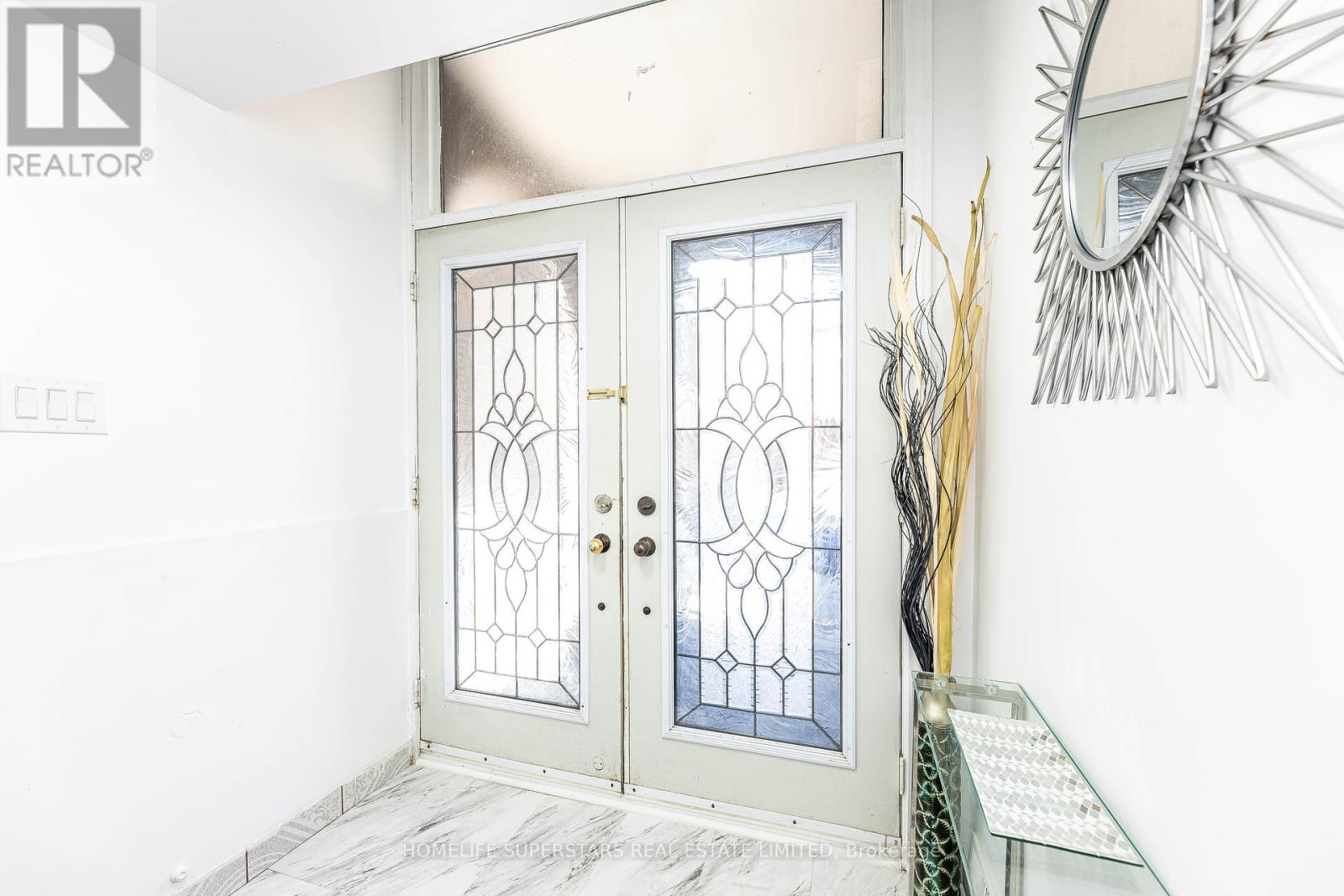 Property at 13 THISTLE DOWN BOULEVARD W image 5