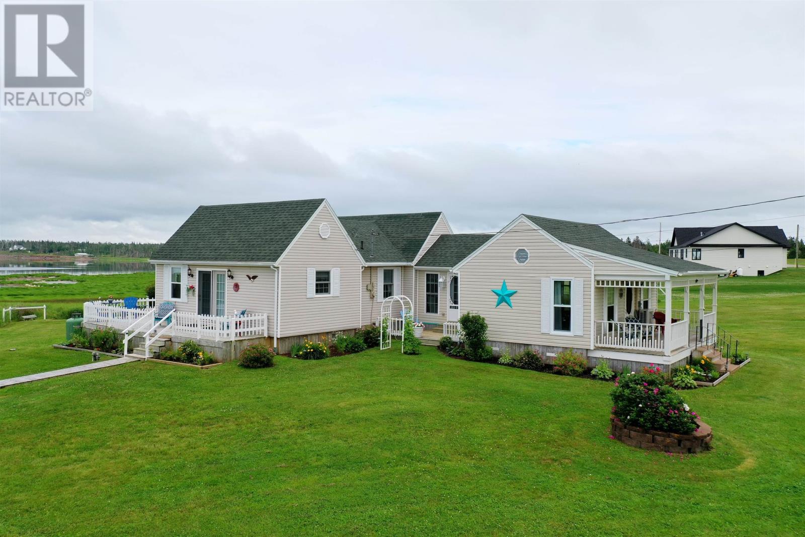 Property at 36 Dunes View Drive image 1