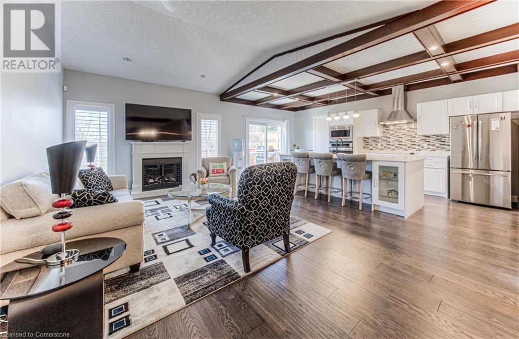 Property at 900 DOON VILLAGE Road Unit# 4 image 4