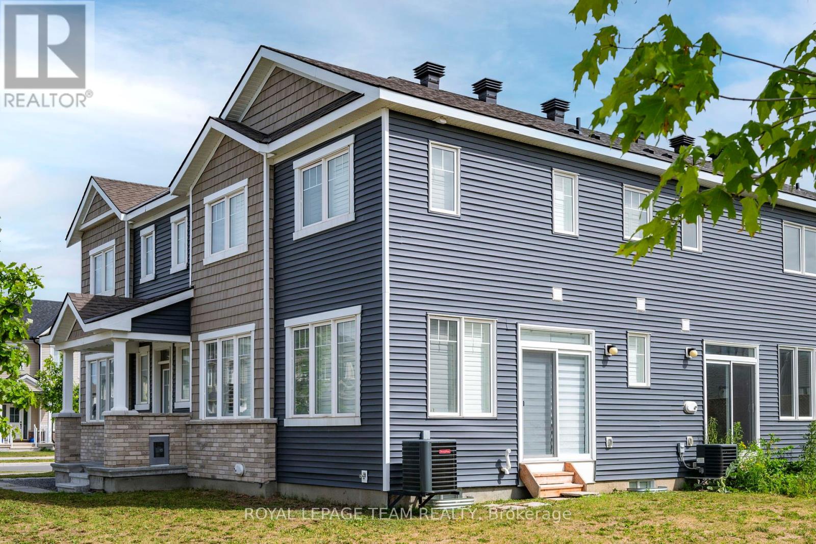 Property at 741 DERREEN AVENUE image 4