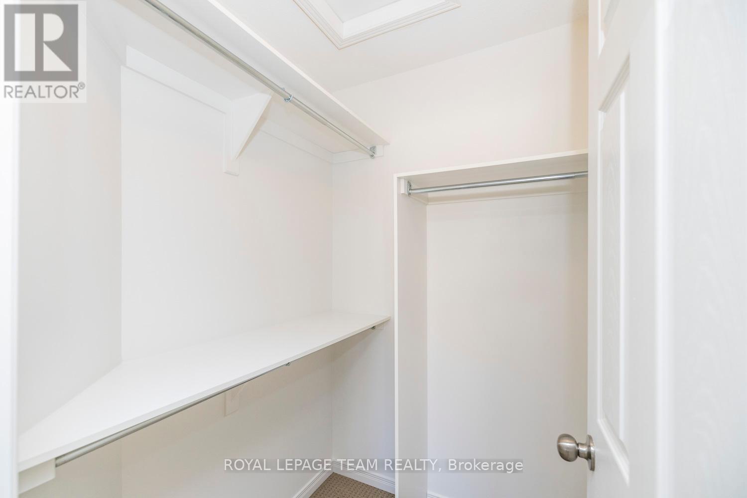 209 Macoun Circle, Ottawa, Ontario  K1T 0H9 - Photo 19 - X12058884