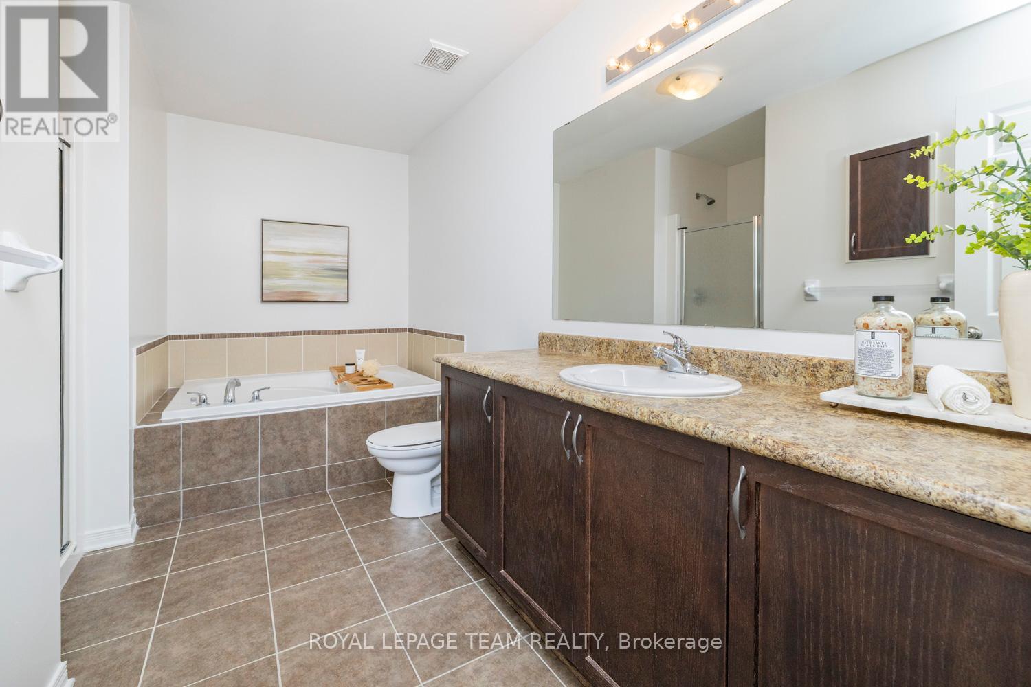 209 Macoun Circle, Ottawa, Ontario  K1T 0H9 - Photo 20 - X12058884