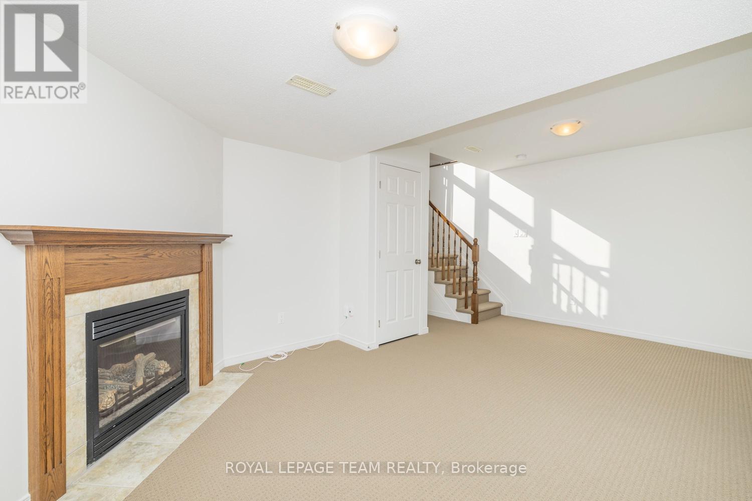 209 Macoun Circle, Ottawa, Ontario  K1T 0H9 - Photo 27 - X12058884