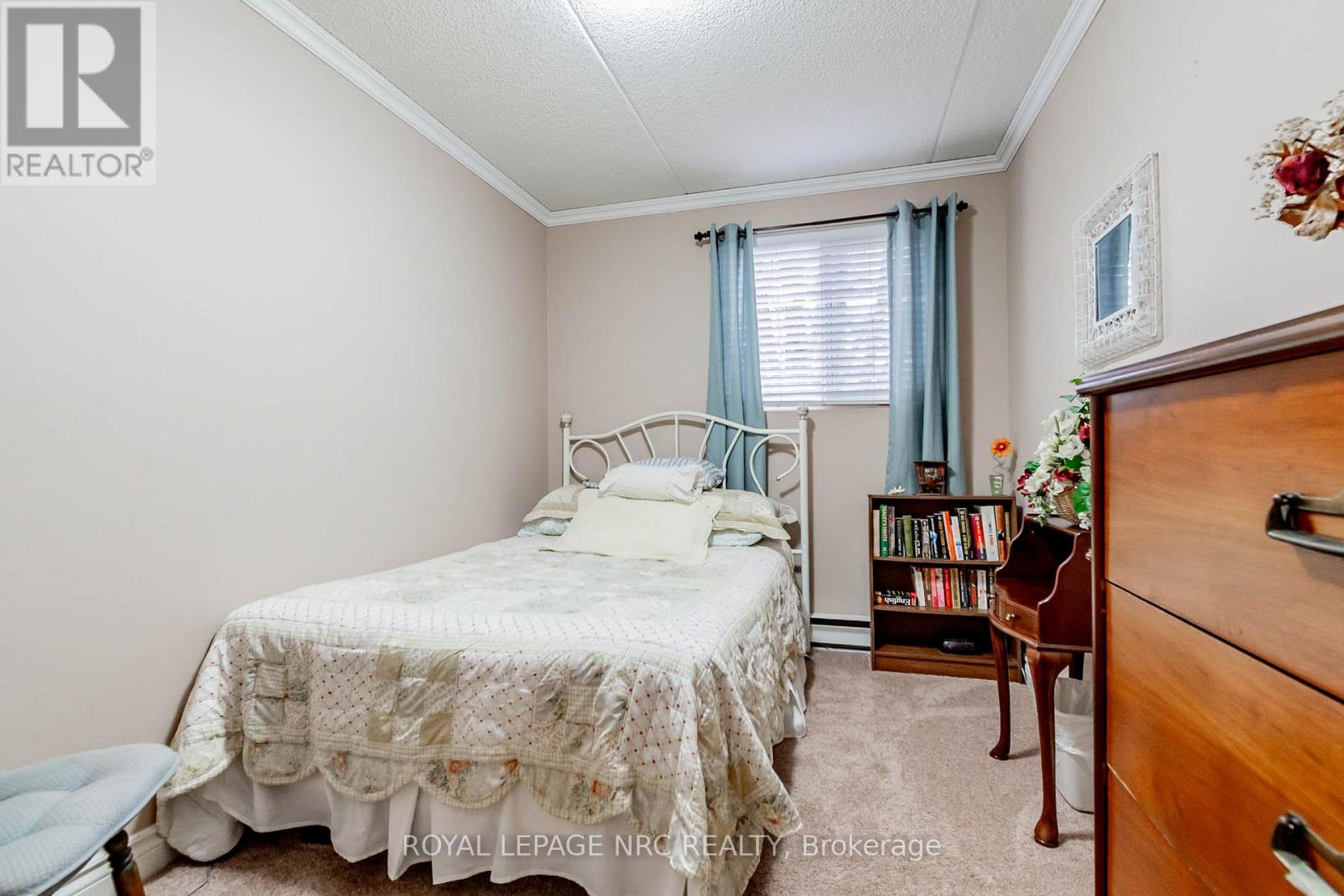230 - 4658 Drummond Road, Niagara Falls, Ontario  L2E 7E1 - Photo 12 - X12058952