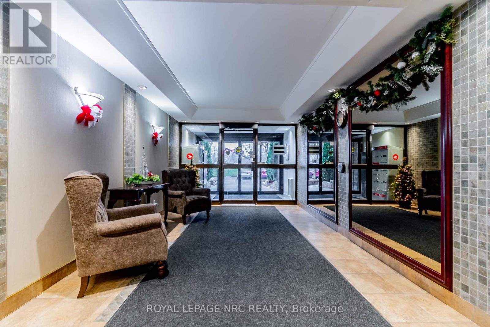 230 - 4658 Drummond Road, Niagara Falls, Ontario  L2E 7E1 - Photo 17 - X12058952