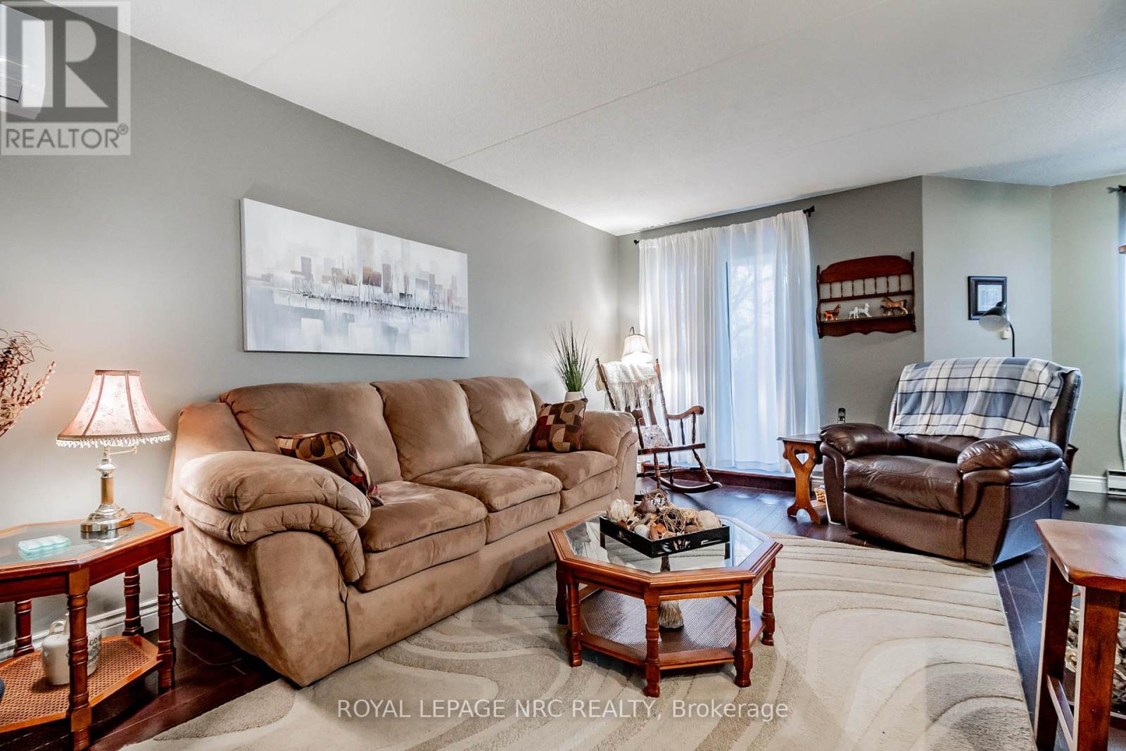 230 - 4658 Drummond Road, Niagara Falls, Ontario  L2E 7E1 - Photo 6 - X12058952