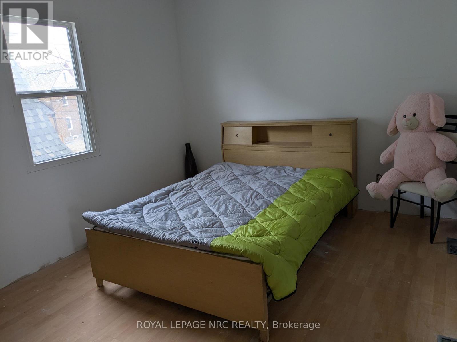 4742 Epworth Circle, Niagara Falls, Ontario  L2E 1C9 - Photo 10 - X12059001