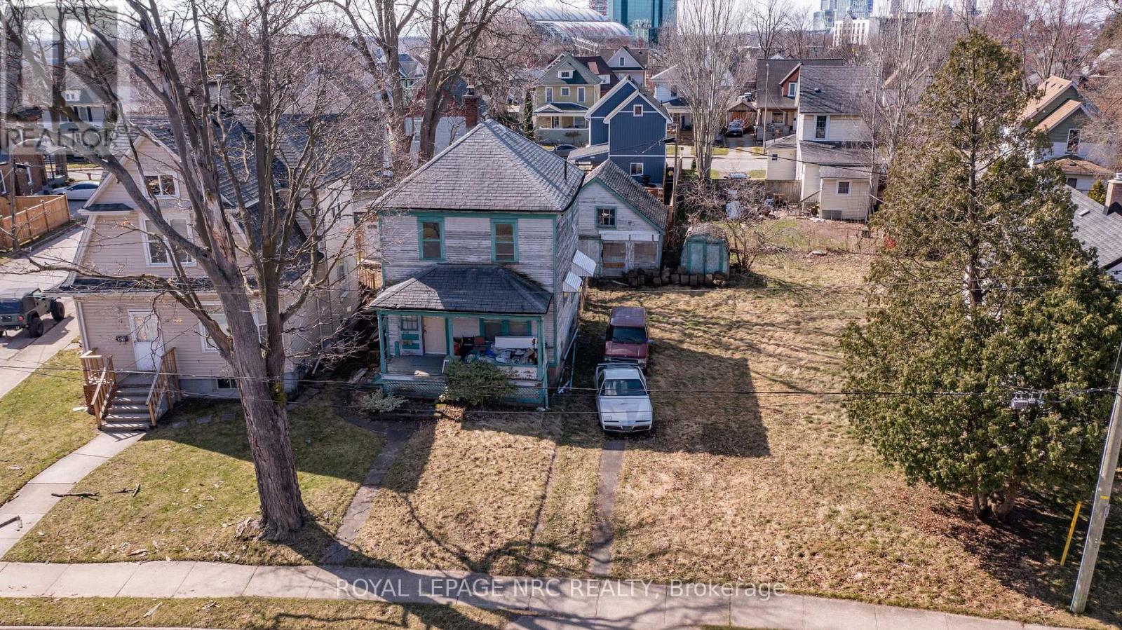 Property at 4742 EPWORTH CIRCLE image 3
