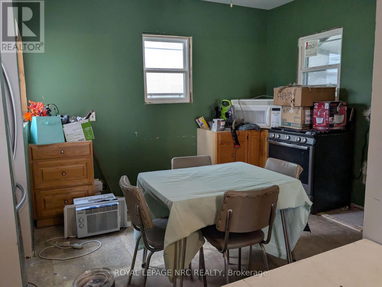 4742 Epworth Circle, Niagara Falls, Ontario  L2E 1C9 - Photo 7 - X12059001