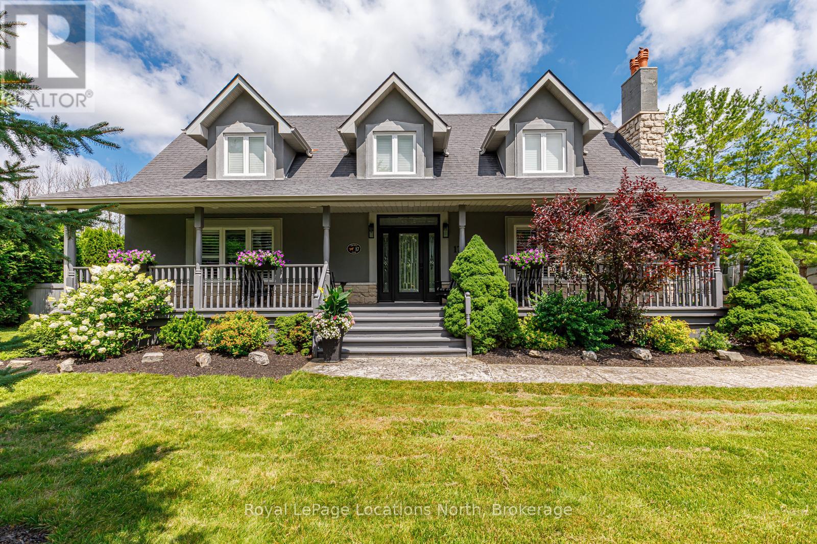 Property at 17 TRAILS END image 1