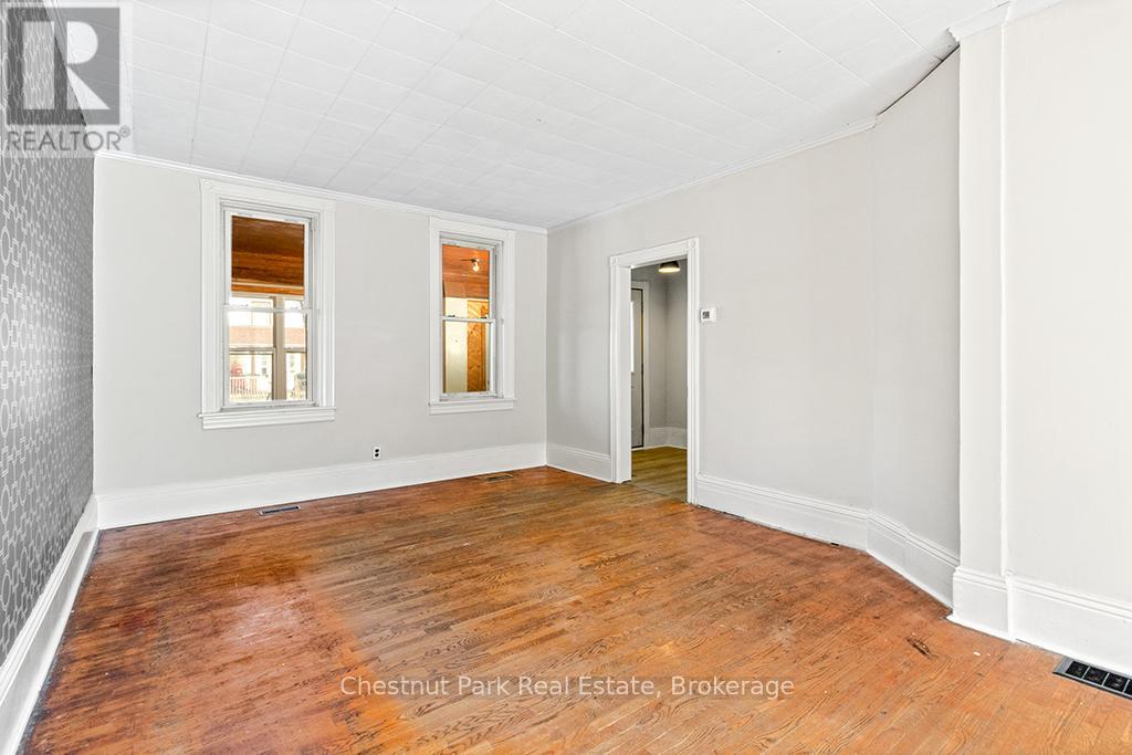 1068 2nd Avenue W, Owen Sound, Ontario  N4K 4M9 - Photo 11 - X12058986