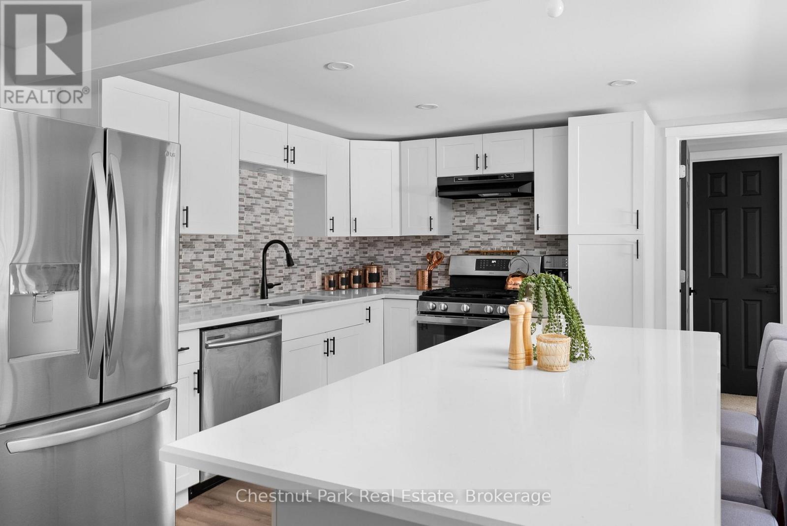 457 Stephenson 1 Road E, Bracebridge, Ontario  P0B 1L0 - Photo 11 - X12058995