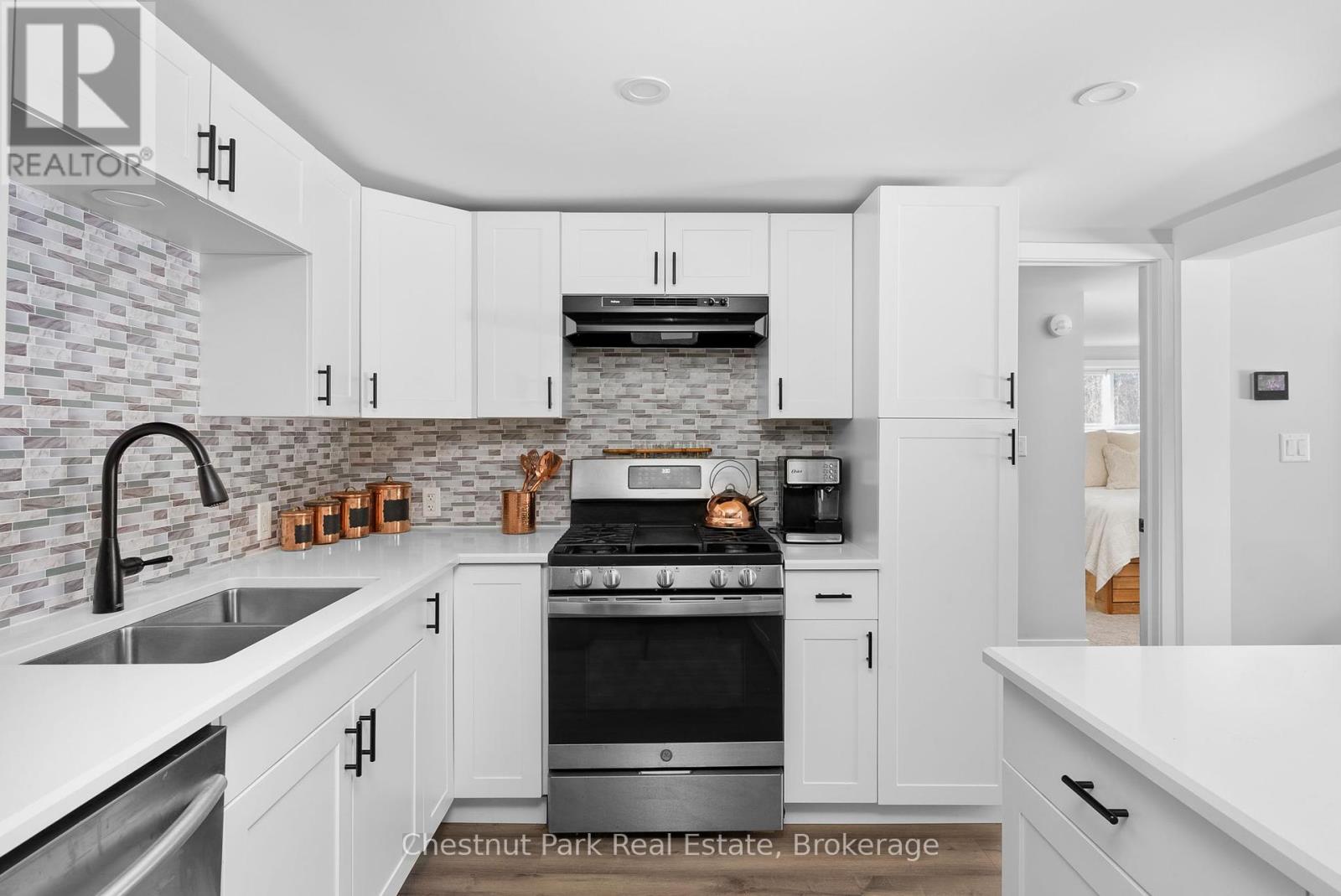 457 Stephenson 1 Road E, Bracebridge, Ontario  P0B 1L0 - Photo 12 - X12058995