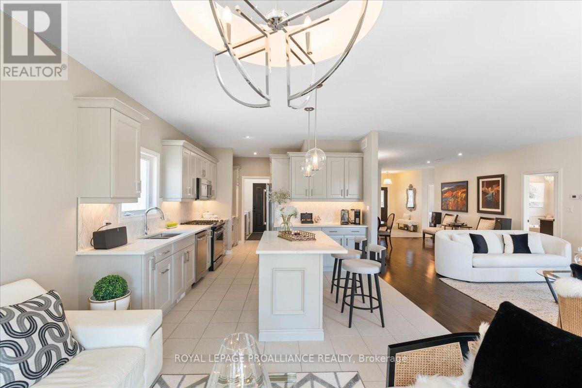 11 Gilbert Crescent, Prince Edward County, Ontario  K0K 3L0 - Photo 12 - X12058840