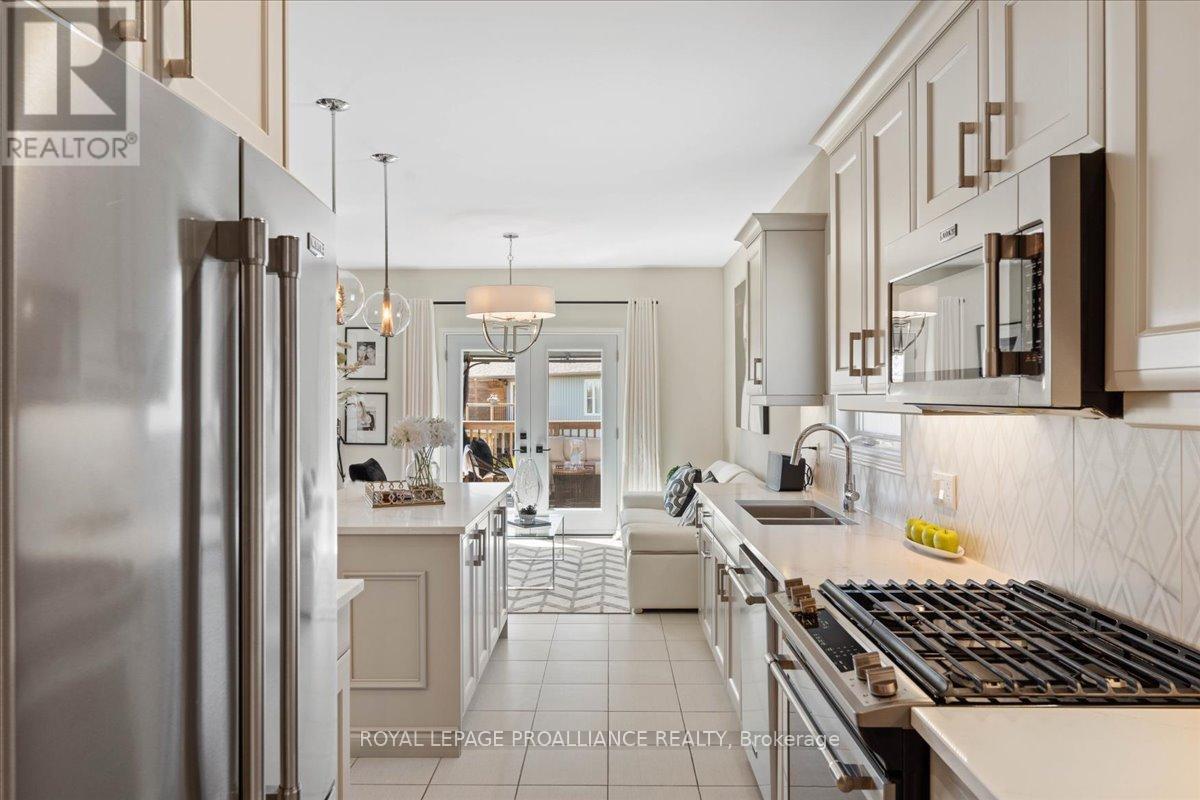11 Gilbert Crescent, Prince Edward County, Ontario  K0K 3L0 - Photo 14 - X12058840