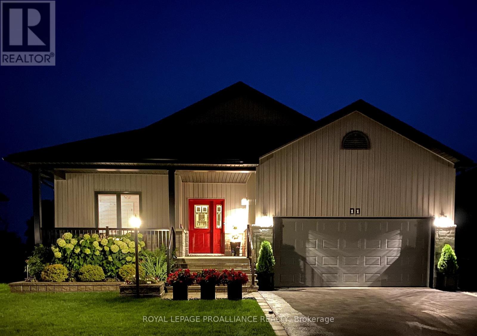 11 Gilbert Crescent, Prince Edward County, Ontario  K0K 3L0 - Photo 2 - X12058840