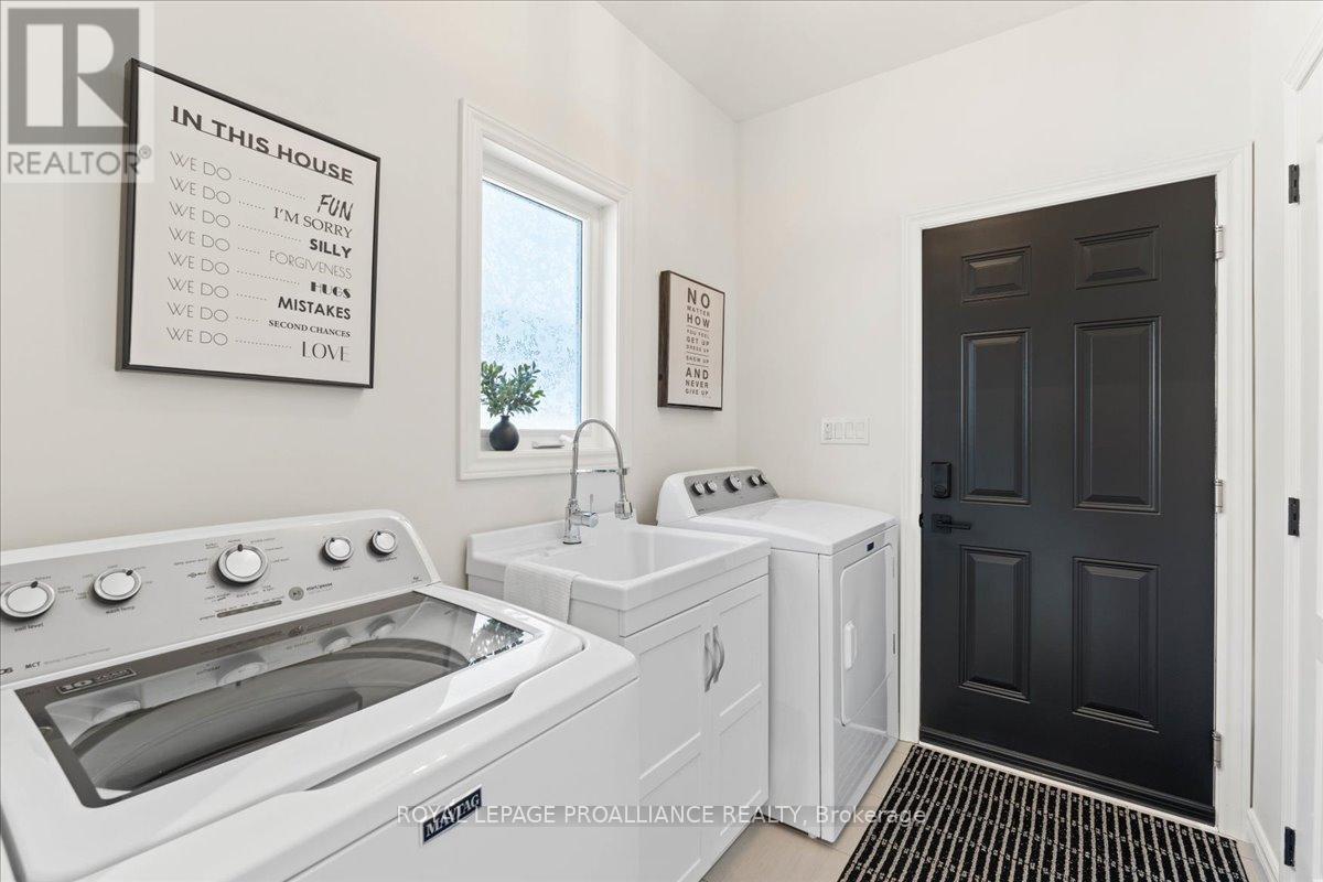 11 Gilbert Crescent, Prince Edward County, Ontario  K0K 3L0 - Photo 20 - X12058840