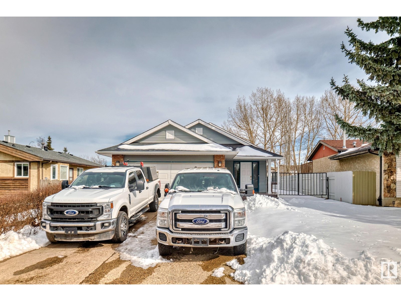 Property at 1135 35 ST NW image 2