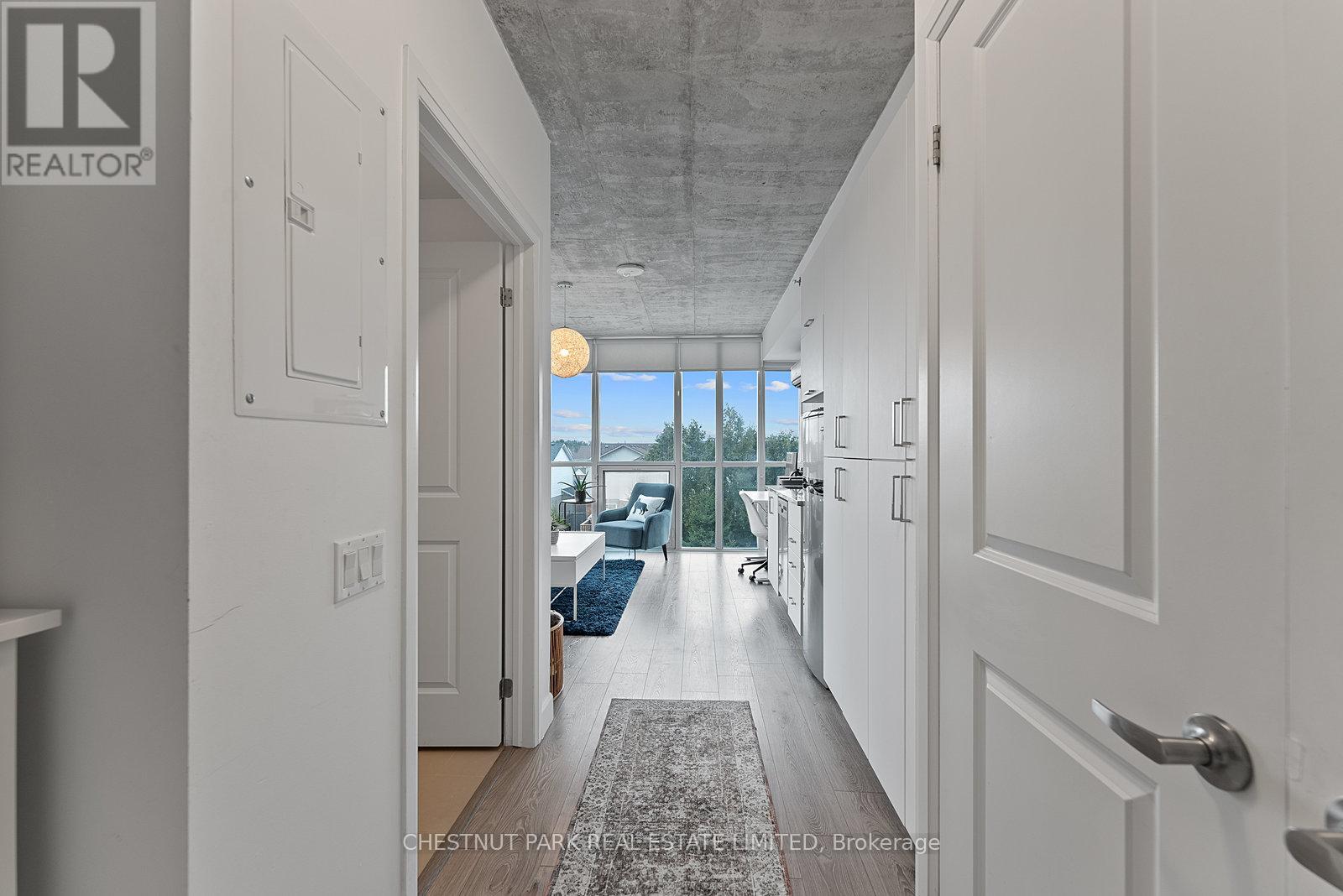 Property at 208 - 1900 SIMCOE STREET N image 3