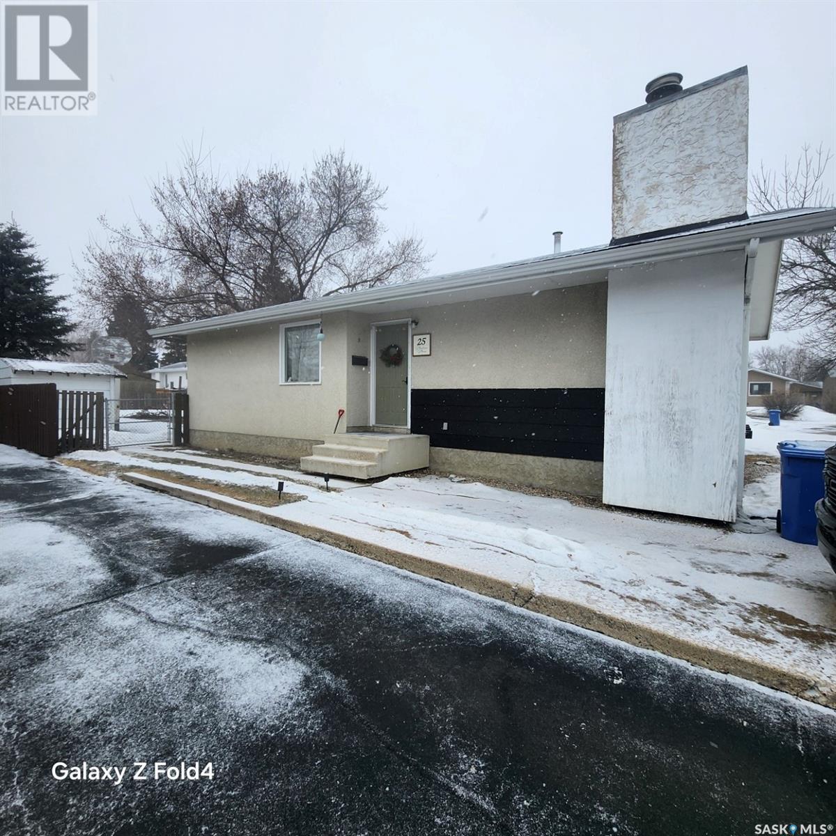 Property at 25 Plaxton PLACE image 5