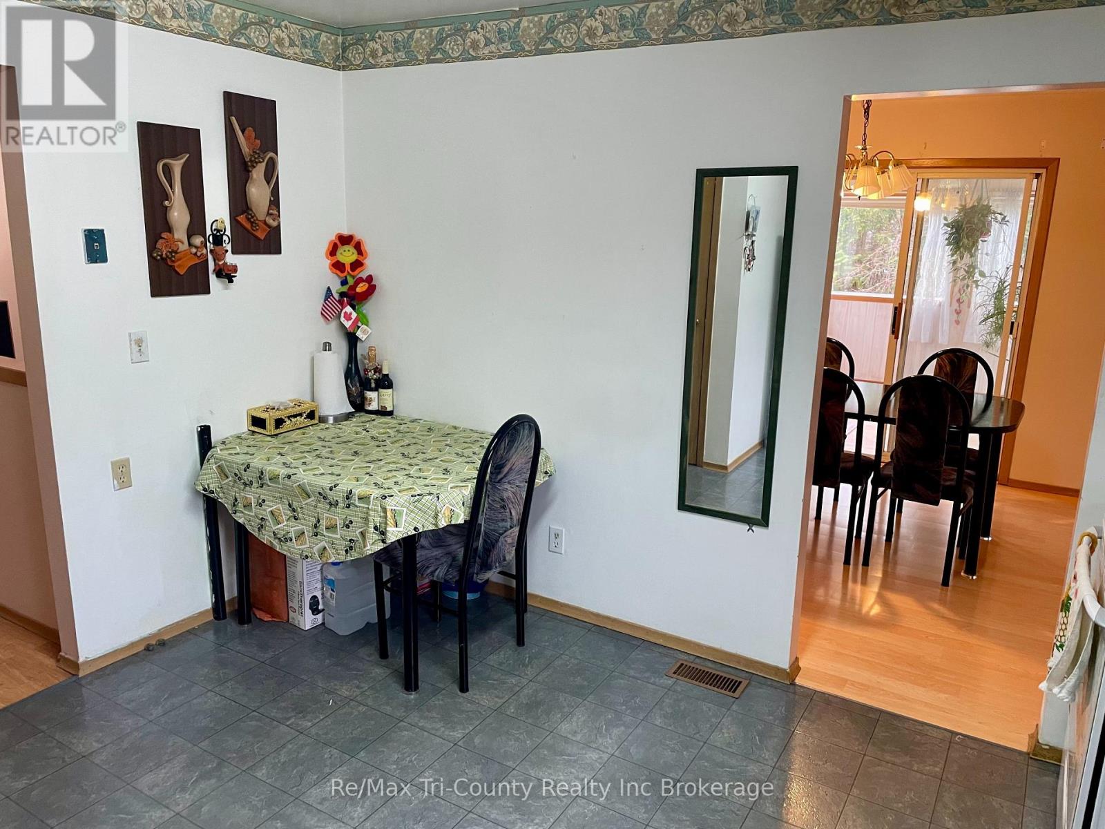 38 Adams Avenue, Tillsonburg, Ontario  N4G 5B3 - Photo 10 - X12053304