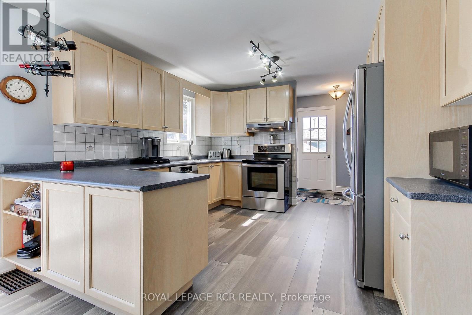 6 Buce Avenue, Bradford West Gwillimbury, Ontario  L3Z 2C4 - Photo 11 - N12058962