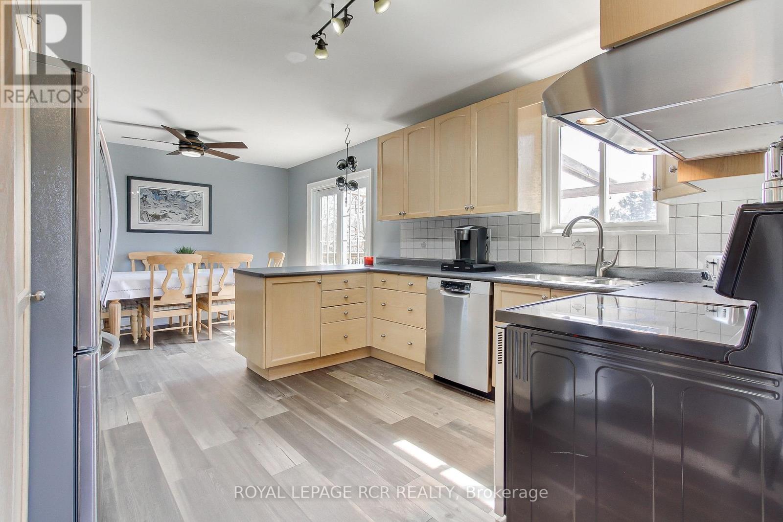 6 Buce Avenue, Bradford West Gwillimbury, Ontario  L3Z 2C4 - Photo 16 - N12058962