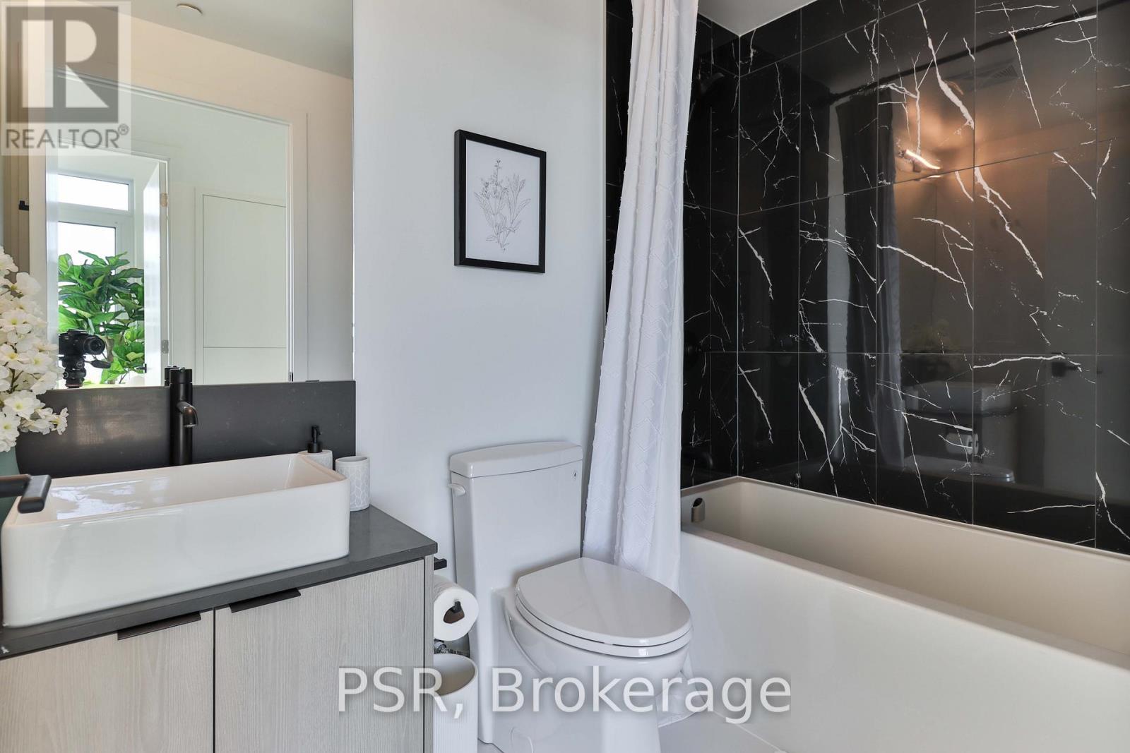 2301 - 1285 Dupont Street, Toronto, Ontario  M6H 2A6 - Photo 15 - W12058924